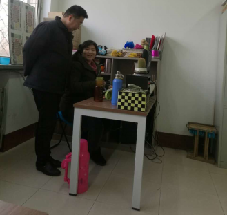 旅游管理学院党总支老党员帮助新党员成长